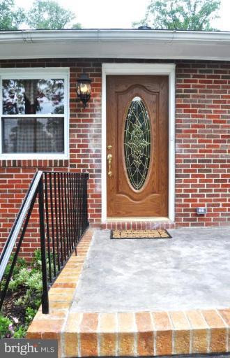 32 Stemmers Run Road Essex, MD 21221 - Photo 3 of 14 Porch