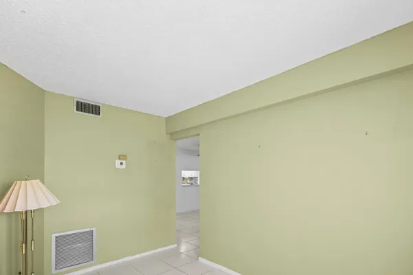 $2,000 | 2500 Fiore Way, Unit 103, Delray Beach, FL 33445