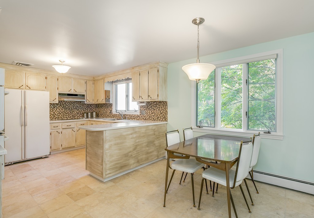 125 Hickory Road Weston, MA 02493 - Photo 6 of 16