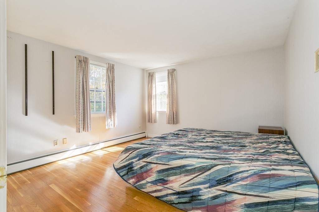 125 Hickory Road Weston, MA 02493 - Photo 9 of 16