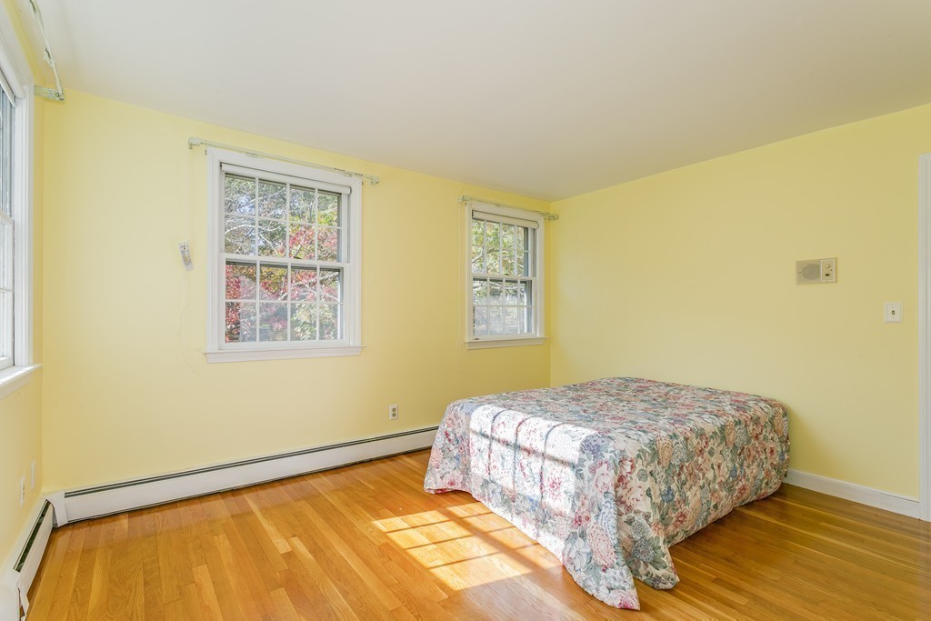 125 Hickory Road Weston, MA 02493 - Photo 10 of 16