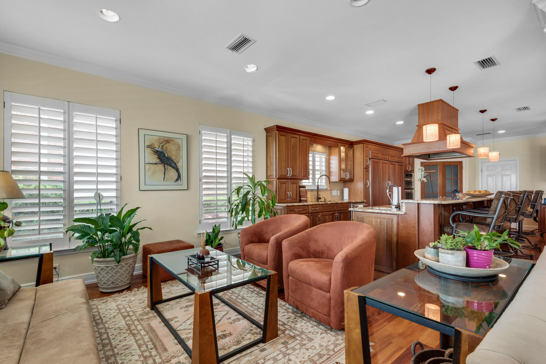 311 Country Club Road Shalimar, FL 32579 - Photo 31 of 73 a living room with furniture and a potted plant