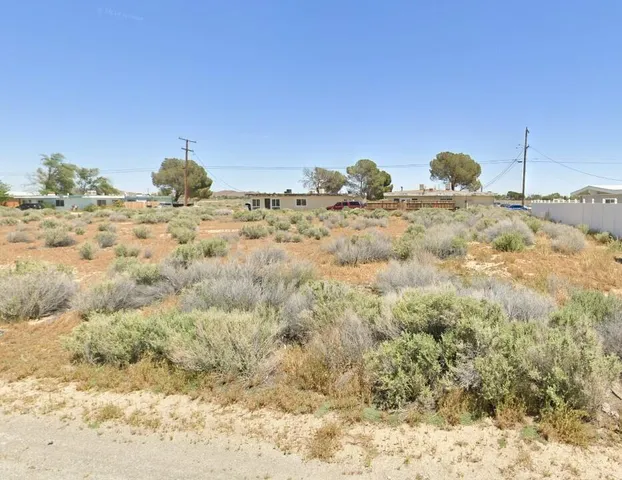 a view of a outdoor space of a house