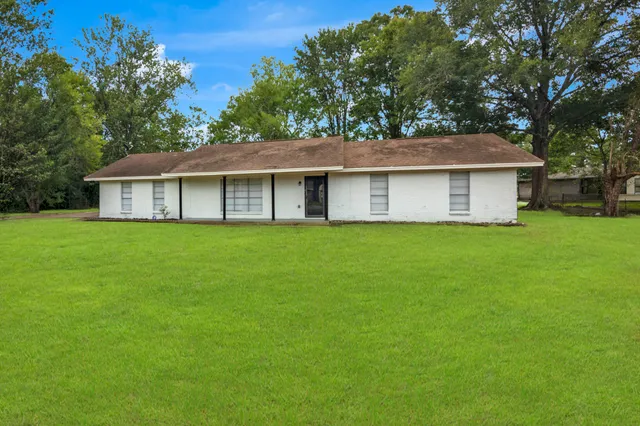 $258,000 | 290 East Smith Street, Sour Lake, TX 77659