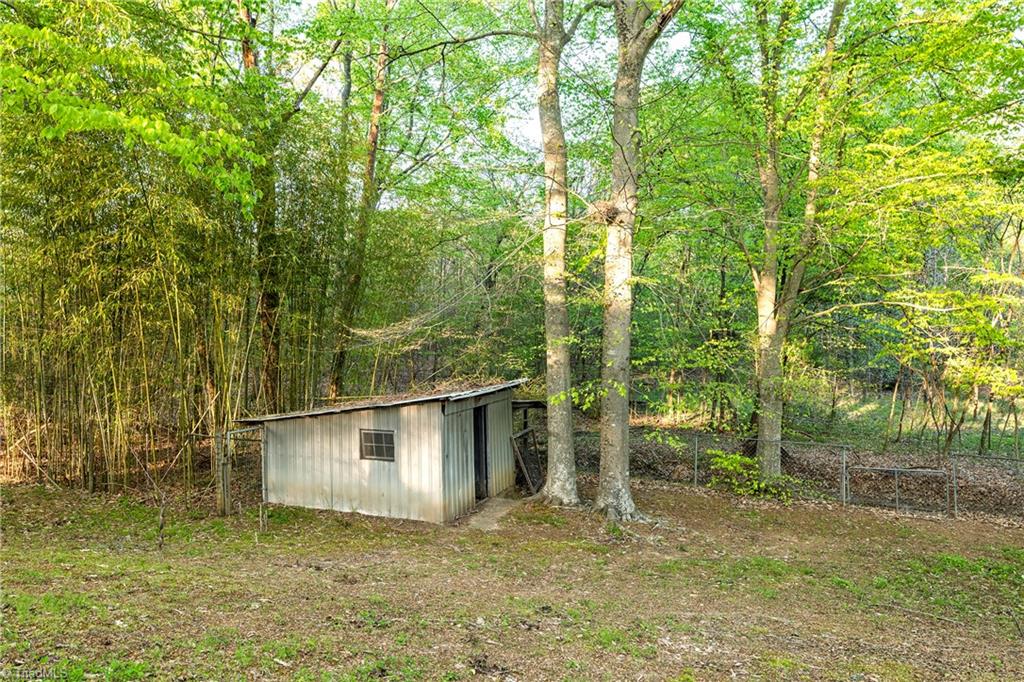 5865 Tomahawk Road Winston-Salem, NC 27106 - Photo 9 of 40 Gallery Image 9