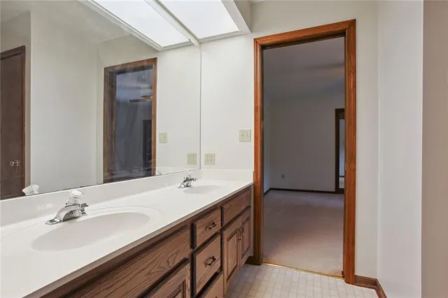 $825,000 | 4225 Scott Road, Kansas City, MO 64137