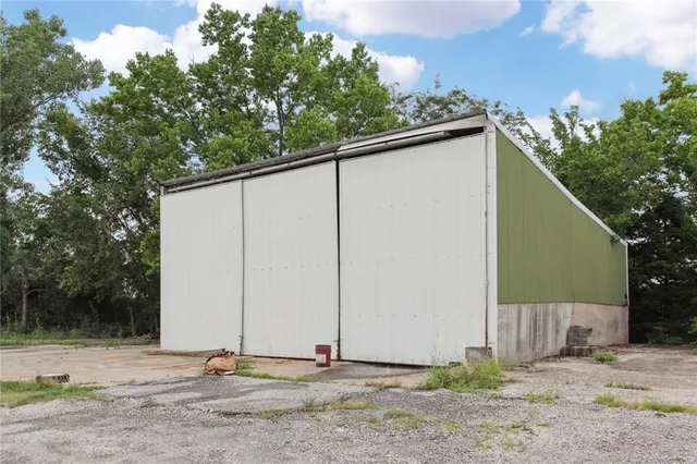 $825,000 | 4225 Scott Road, Kansas City, MO 64137