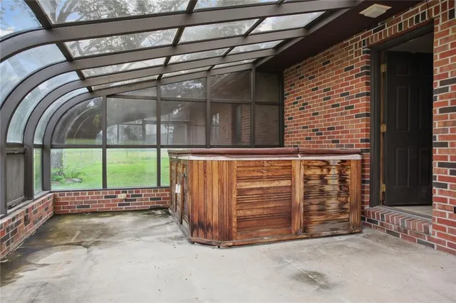 $825,000 | 4225 Scott Road, Kansas City, MO 64137