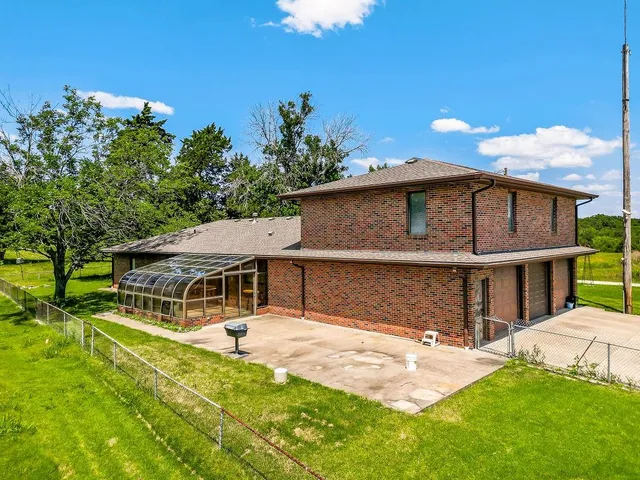 $825,000 | 4225 Scott Road, Kansas City, MO 64137
