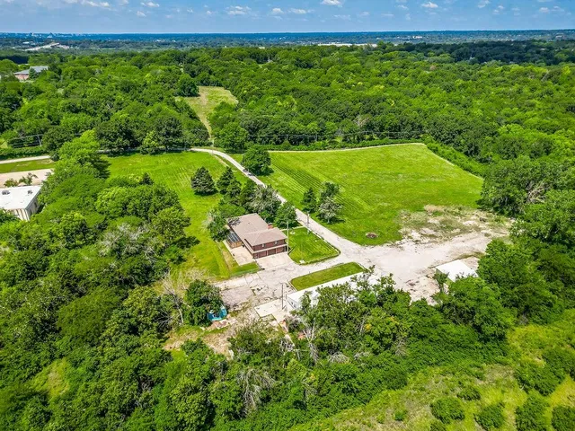 $825,000 | 4225 Scott Road, Kansas City, MO 64137