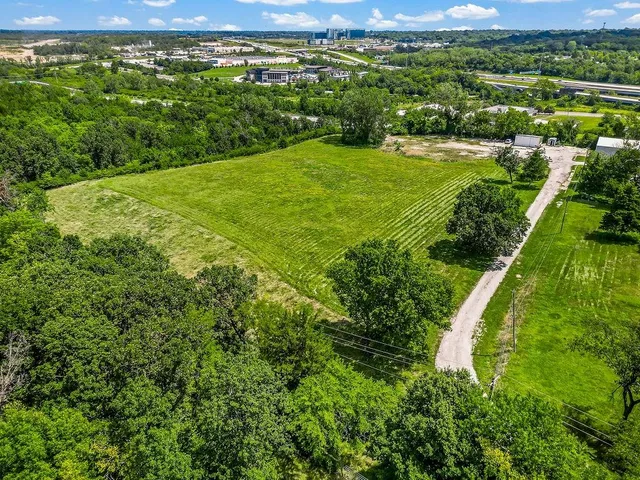 $825,000 | 4225 Scott Road, Kansas City, MO 64137