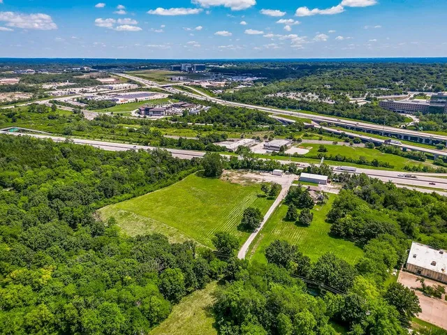 $825,000 | 4225 Scott Road, Kansas City, MO 64137