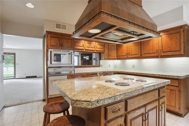 $825,000 | 4225 Scott Road, Kansas City, MO 64137