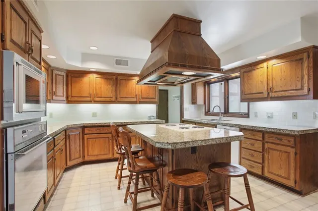 $825,000 | 4225 Scott Road, Kansas City, MO 64137