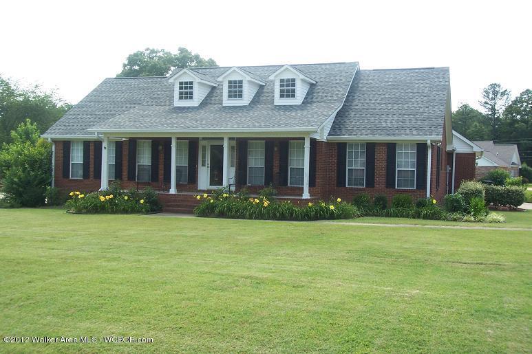 3702 Fox Run Jasper, AL 35504 - Photo 2 of 27 Gallery Image 2