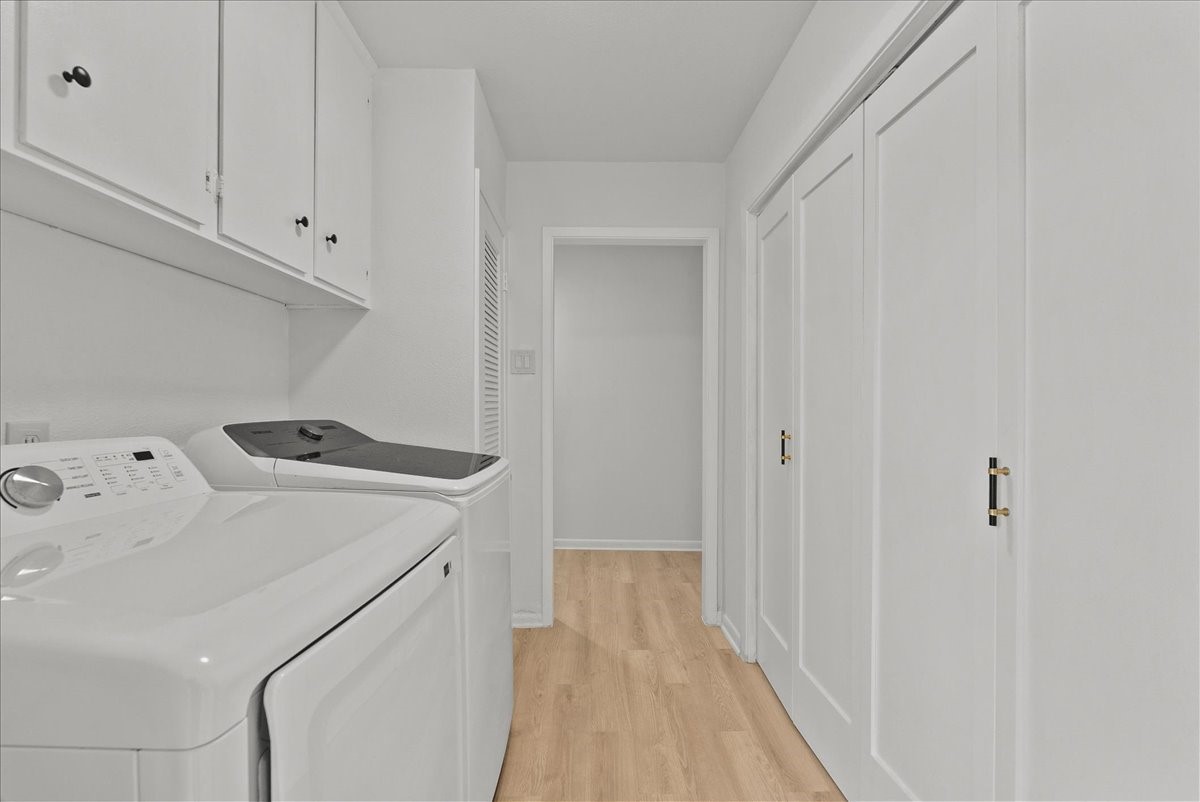 5762 Birdwood Road Houston, TX 77096 - Photo 17 of 50 UTILITY ROOM IN HOUSE WITH LARGE PANTRY SPACE TO THE RIGHT.
