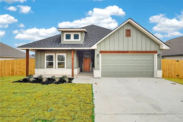 $289,700 | 125 Turnrow Cove, Snook, TX 77879