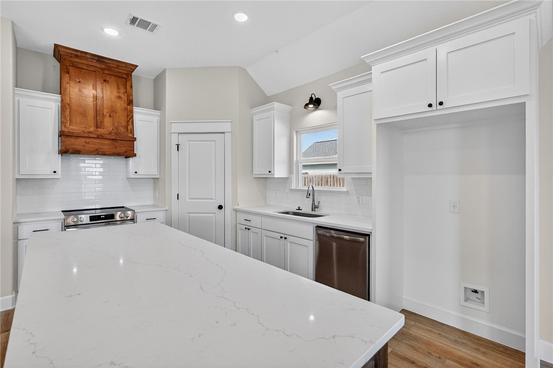 125 Turnrow Cove Snook, TX 77879 - Photo 11 of 34