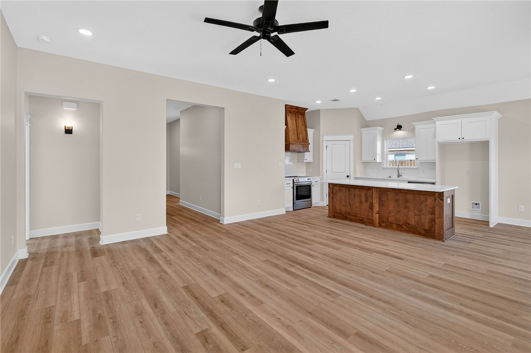 125 Turnrow Cove Snook, TX 77879 - Photo 6 of 34