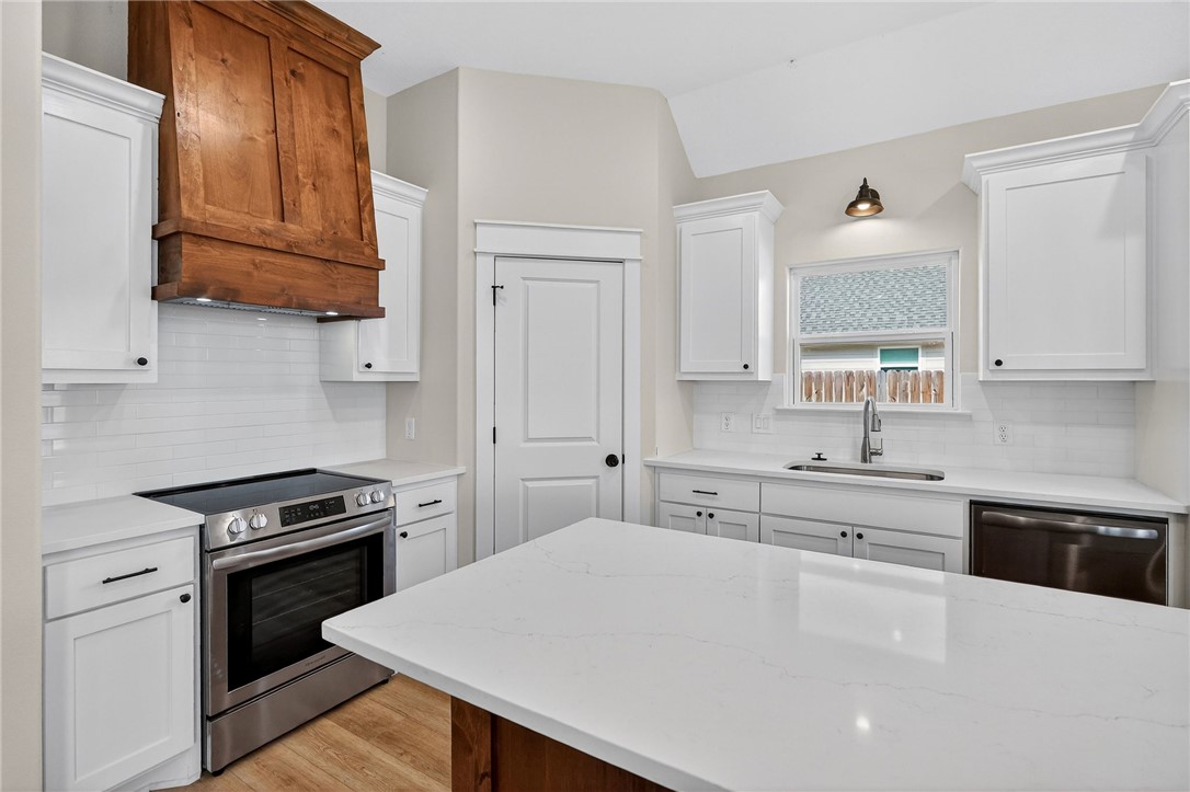 125 Turnrow Cove Snook, TX 77879 - Photo 9 of 34