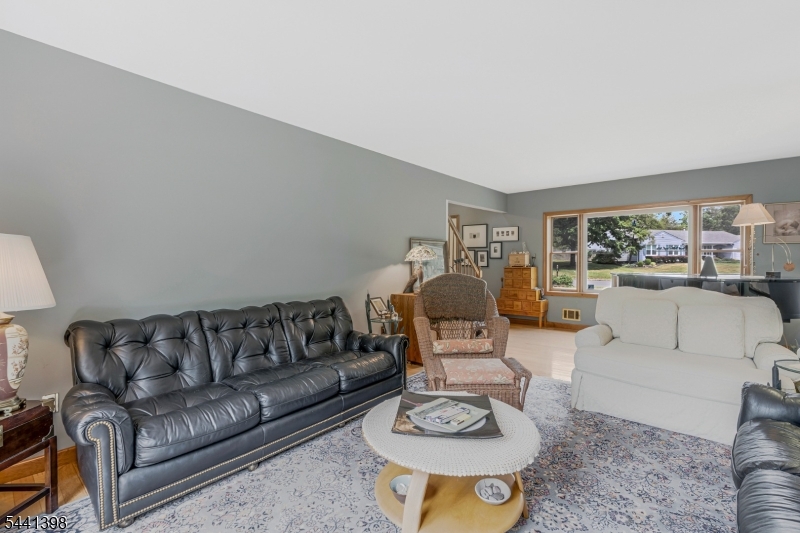 19 Renfro Road Somerset, NJ 08873 - Photo 6 of 45