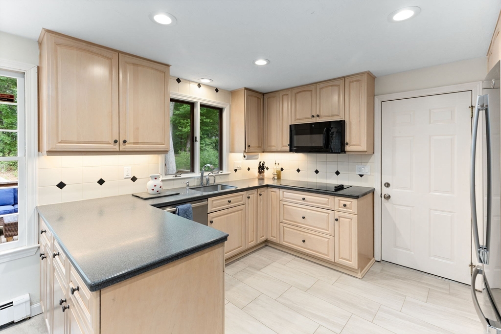 1 Montaup Road Sharon, MA 02067 - Photo 7 of 42