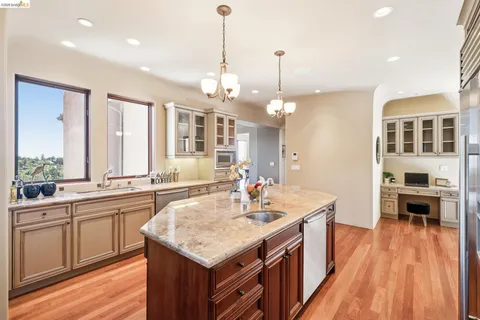 $2,475,000 | 6611 Elverton Drive, Oakland, CA 94611
