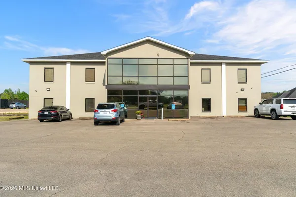 $1,000 | 2 West Lakeview Drive, Unit 4, Columbia, MS 39429