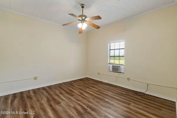 $1,000 | 2 West Lakeview Drive, Unit 4, Columbia, MS 39429