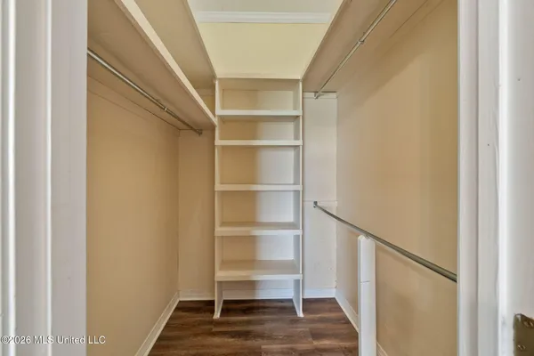 $1,000 | 2 West Lakeview Drive, Unit 4, Columbia, MS 39429