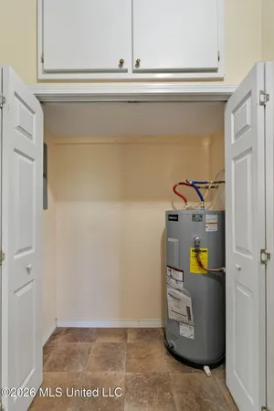 $1,000 | 2 West Lakeview Drive, Unit 4, Columbia, MS 39429