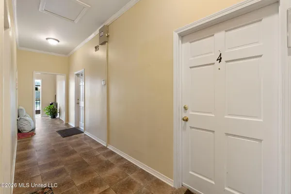 $1,000 | 2 West Lakeview Drive, Unit 4, Columbia, MS 39429