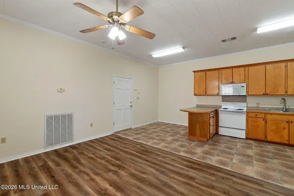 $1,000 | 2 West Lakeview Drive, Unit 4, Columbia, MS 39429