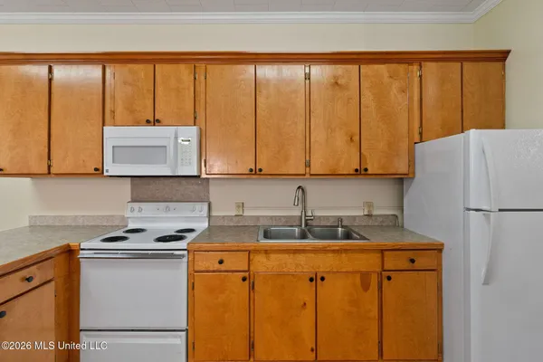 $1,000 | 2 West Lakeview Drive, Unit 4, Columbia, MS 39429