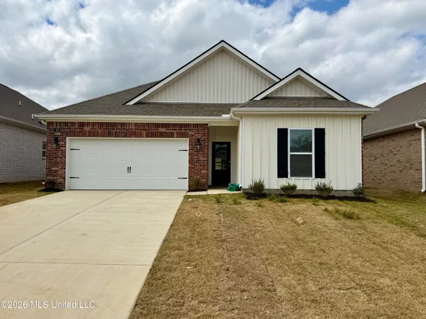 $289,990 | 73 Powell Place, Byhalia, MS 38611