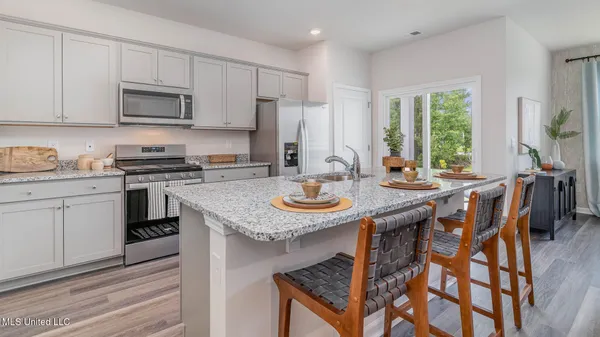 $289,990 | 73 Powell Place, Byhalia, MS 38611