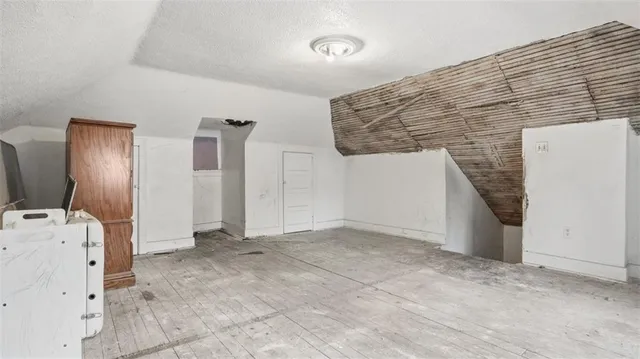 a view of a livingroom with an empty space