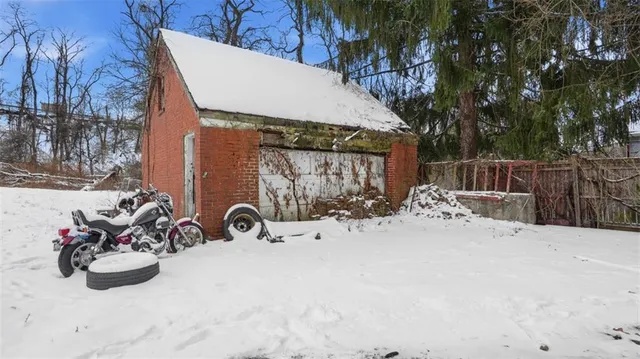 a view of outdoor space yard and patio