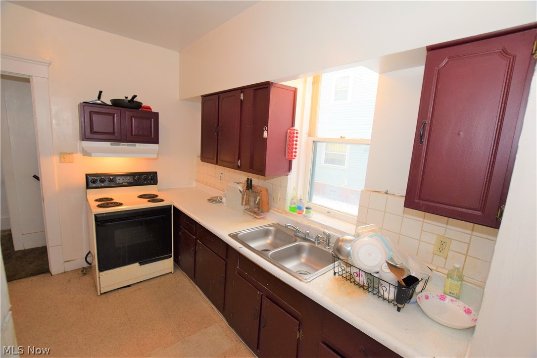 596 Carpenter Street Akron, OH 44310 - Photo 6 of 28 Gallery Image 6