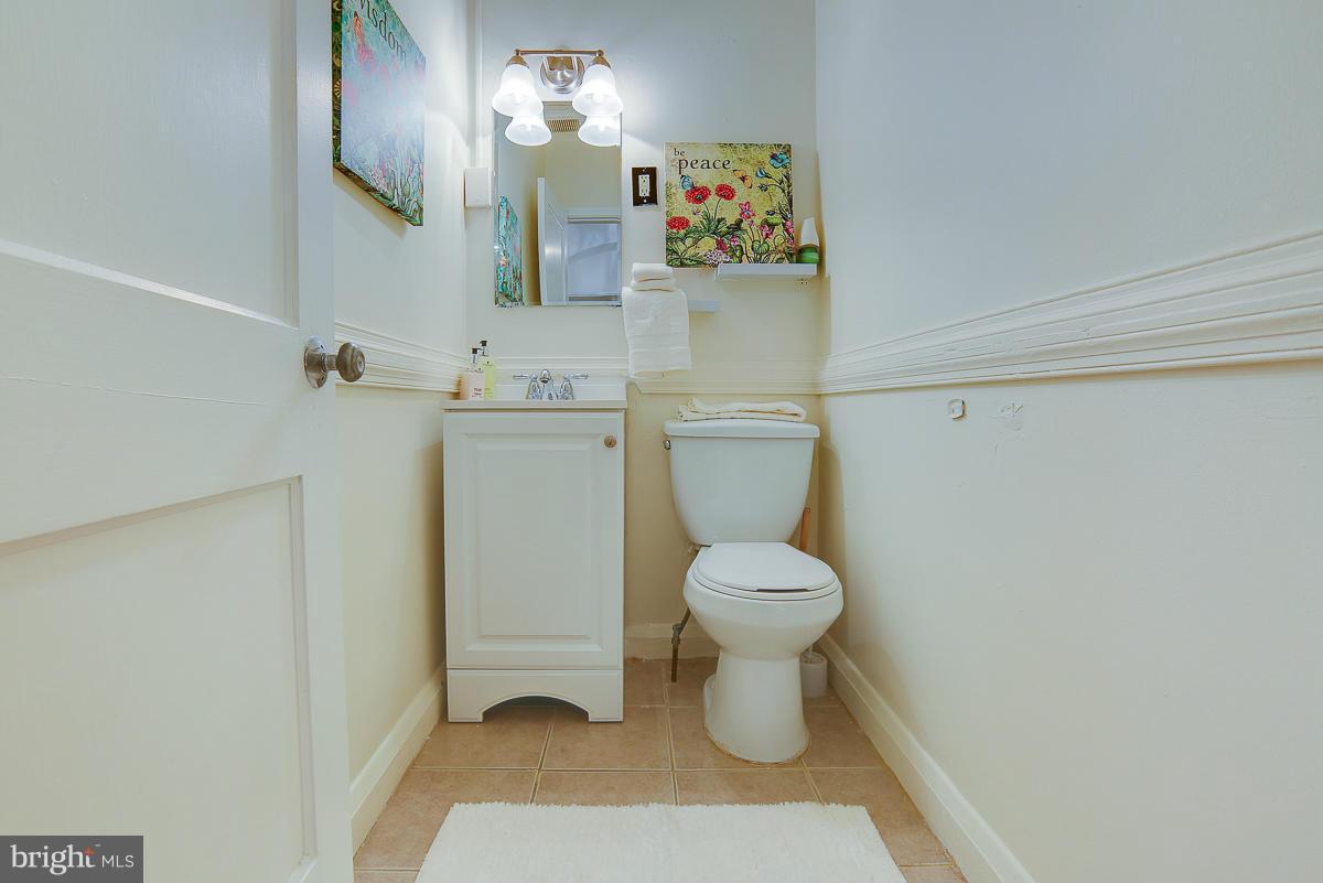 1524 Northgate Road Baltimore, MD 21218 - Photo 11 of 22 Main level half bathroom