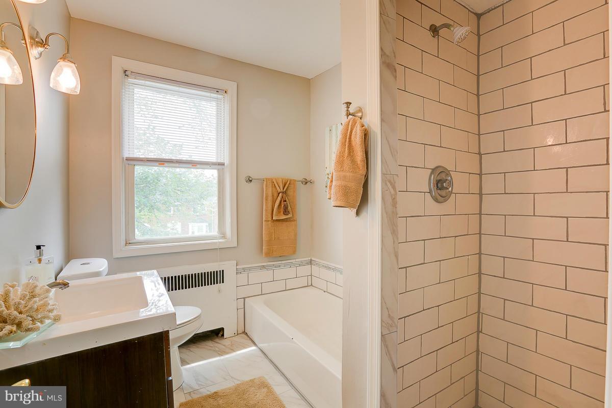 1524 Northgate Road Baltimore, MD 21218 - Photo 13 of 22 Bath (Master)