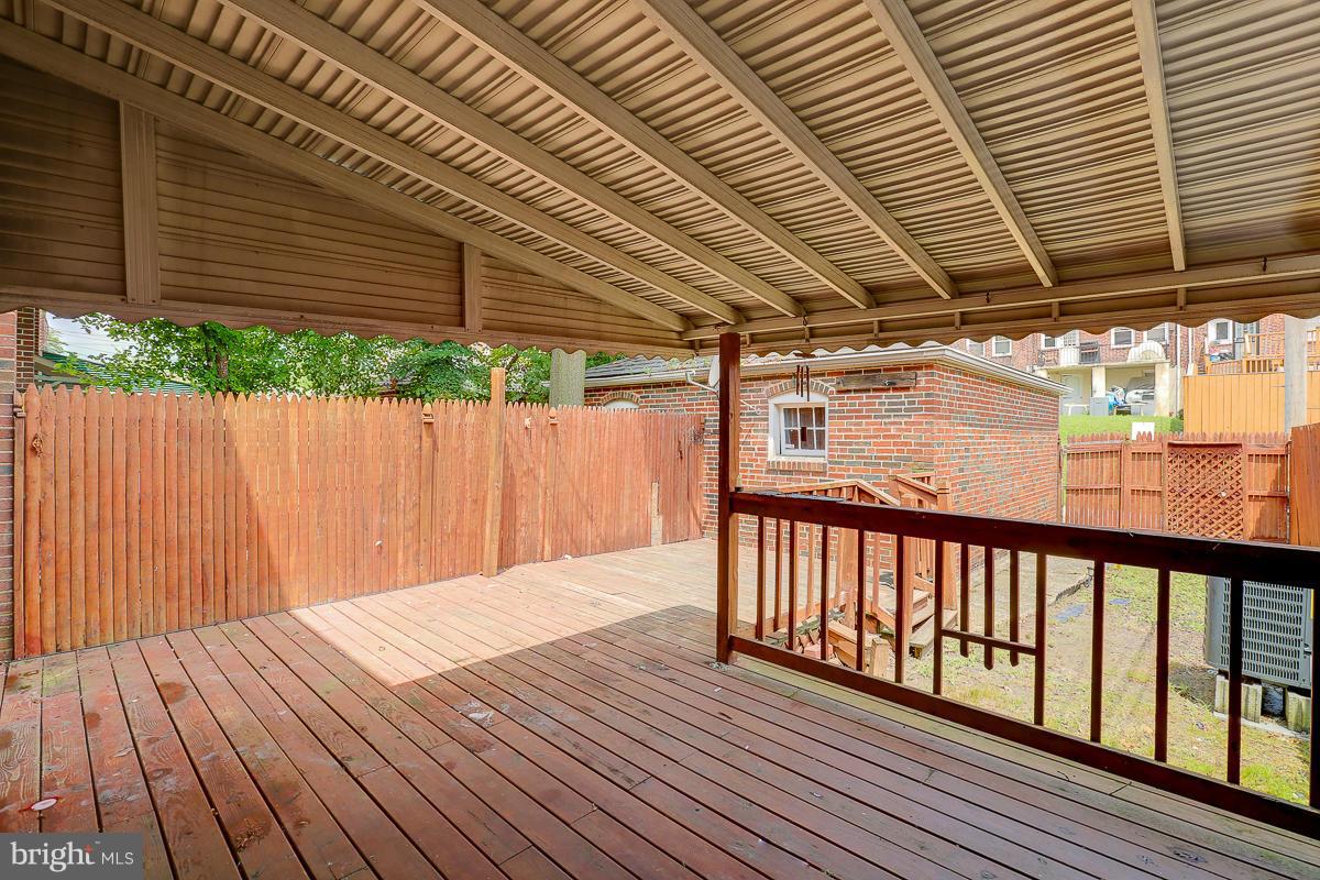 1524 Northgate Road Baltimore, MD 21218 - Photo 19 of 22 Rear deck