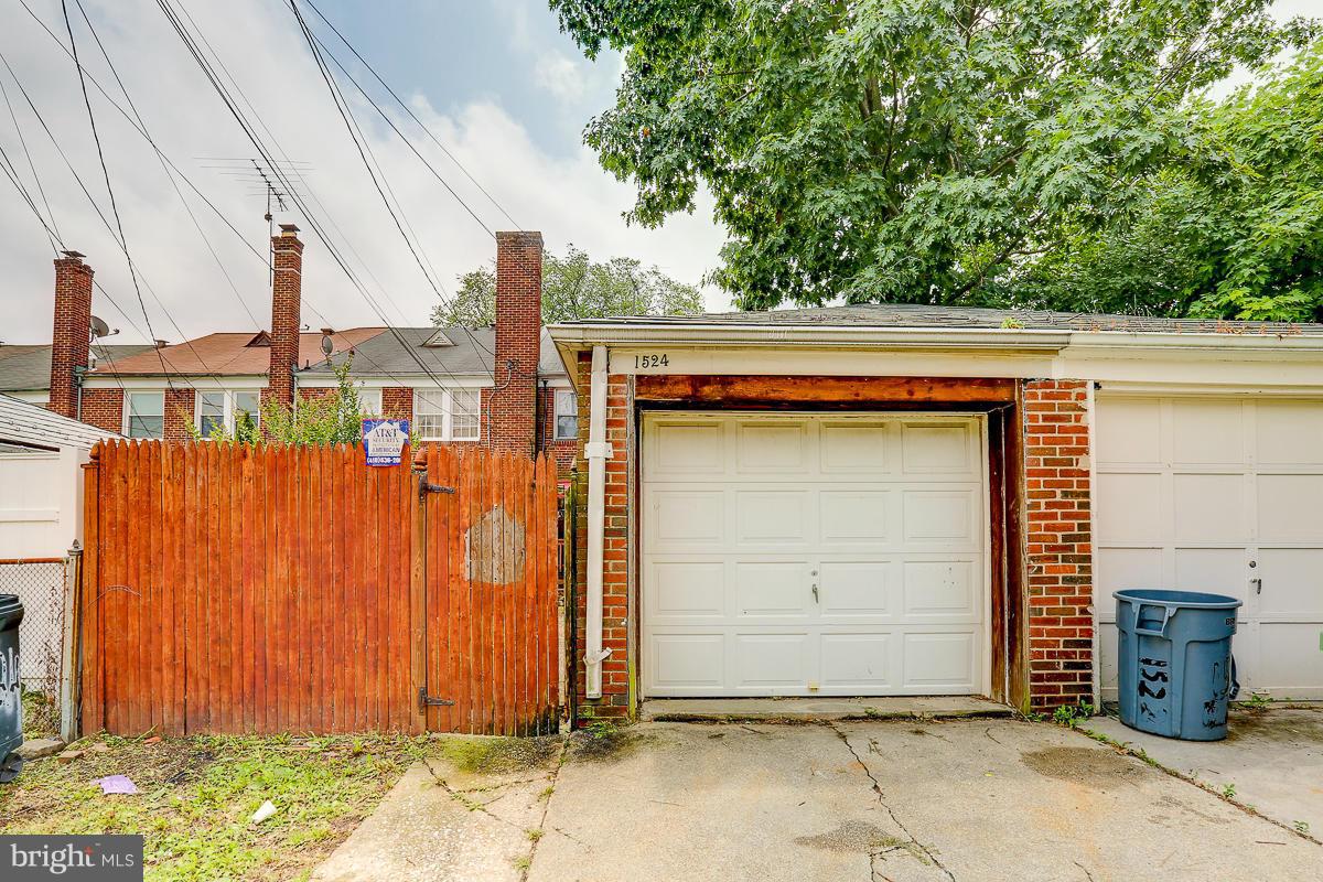 1524 Northgate Road Baltimore, MD 21218 - Photo 22 of 22 Garage