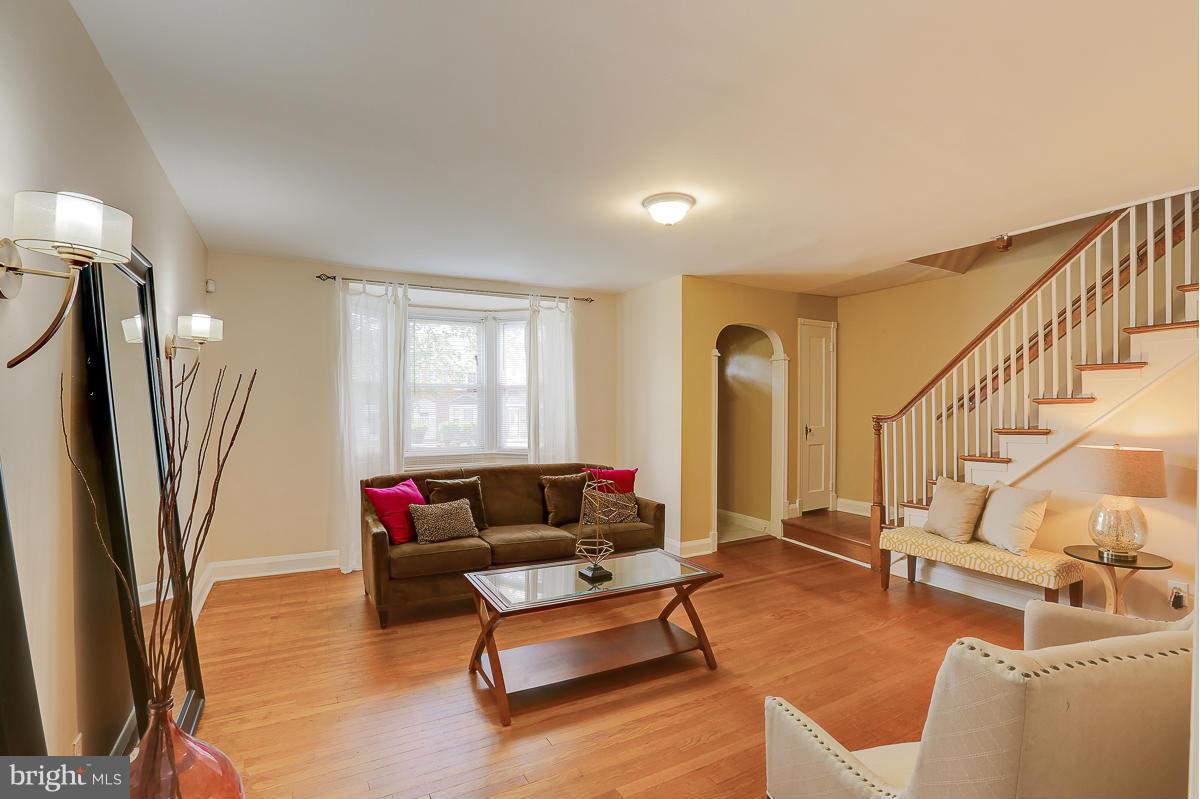 1524 Northgate Road Baltimore, MD 21218 - Photo 5 of 22 Living Room
