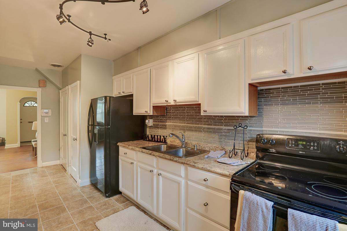 1524 Northgate Road Baltimore, MD 21218 - Photo 8 of 22 Kitchen