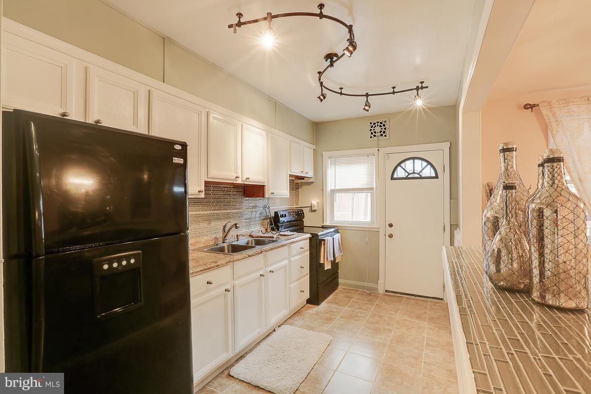 1524 Northgate Road Baltimore, MD 21218 - Photo 9 of 22 Kitchen