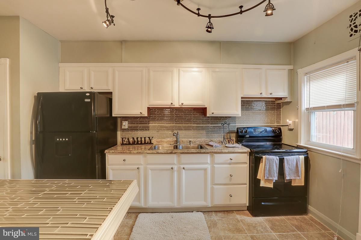 1524 Northgate Road Baltimore, MD 21218 - Photo 10 of 22 Kitchen
