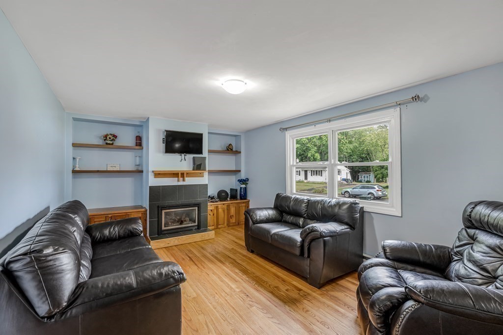 50 Albee Street Springfield, MA 01129 - Photo 5 of 33