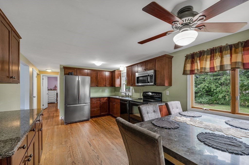 50 Albee Street Springfield, MA 01129 - Photo 8 of 33
