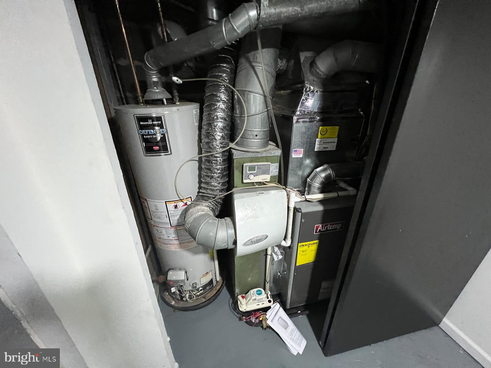 3711 10th Street Baltimore, MD 21225 - Photo 20 of 25 a view of washer and dryer